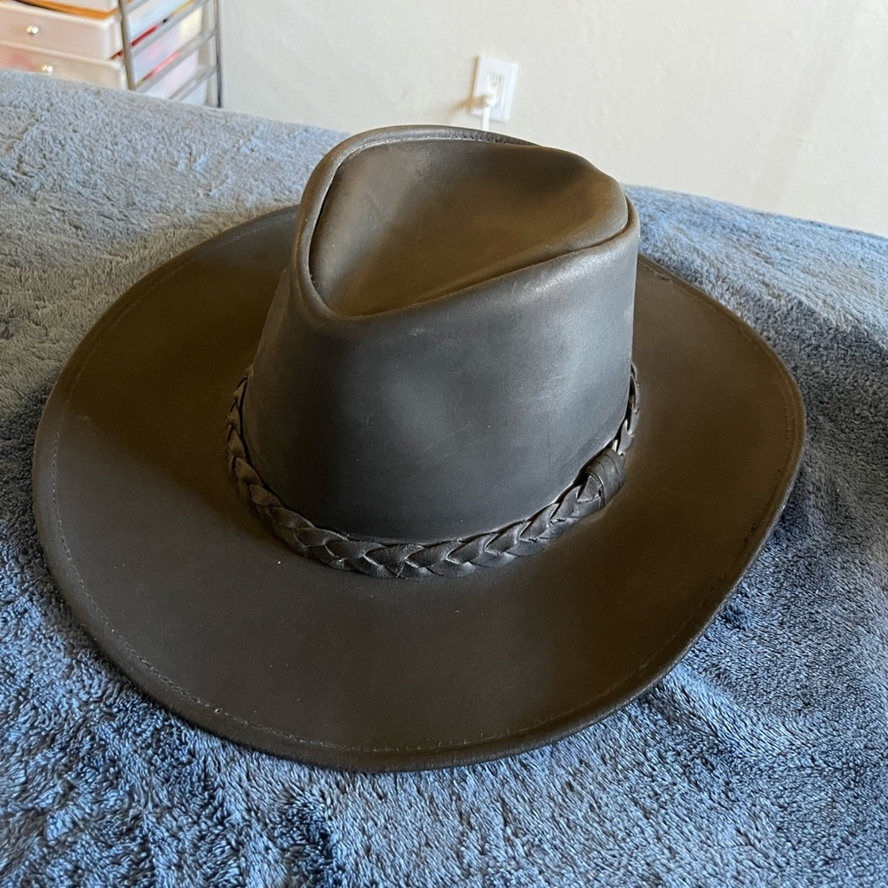 Herschel Men's Stylish Dark Leather Hat